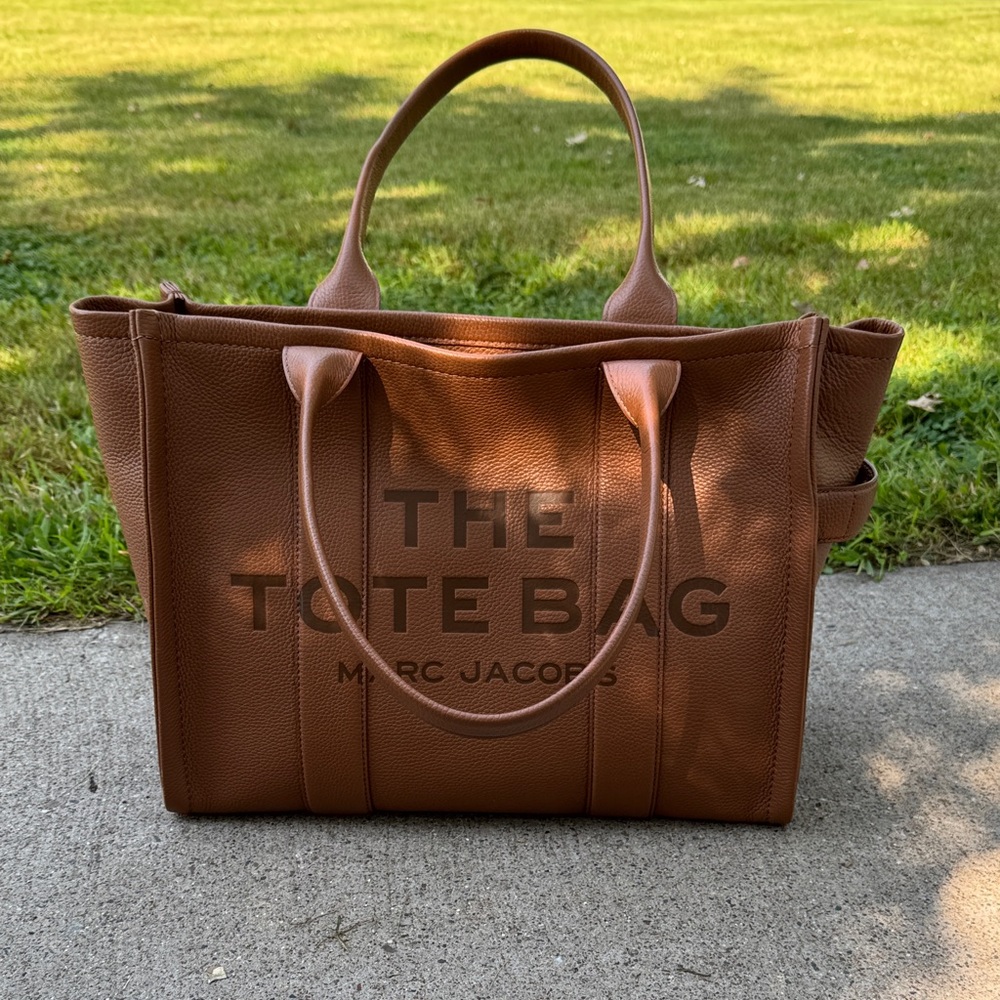 Marc Jacobs The Leather Large Tote Bag